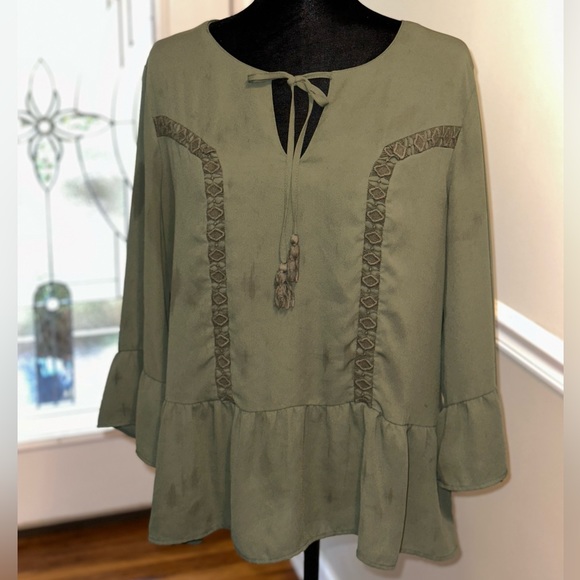 Hunter Green Boat Neck, 3/4 length bell sleeve Peplum Blouse with embroidery - Picture 6 of 6